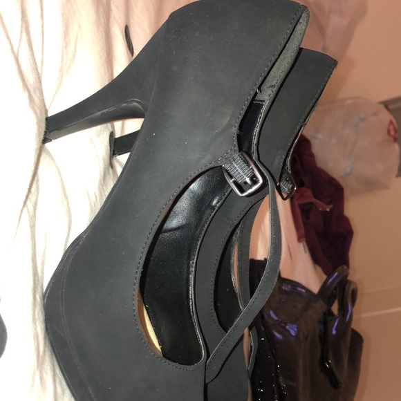 Shoes - Picture 2 of 2